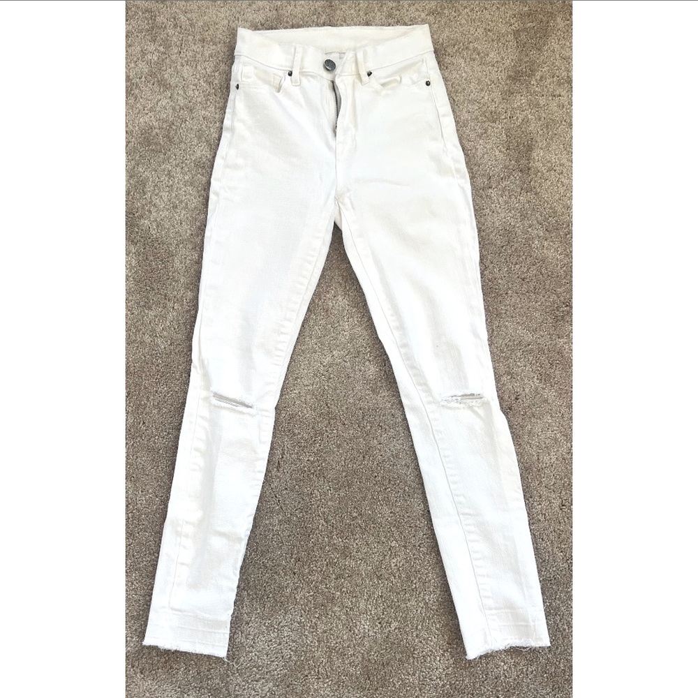 Urban Outfitters BDG Twig Crop High Rise Jean in White w/ Ripped Knees